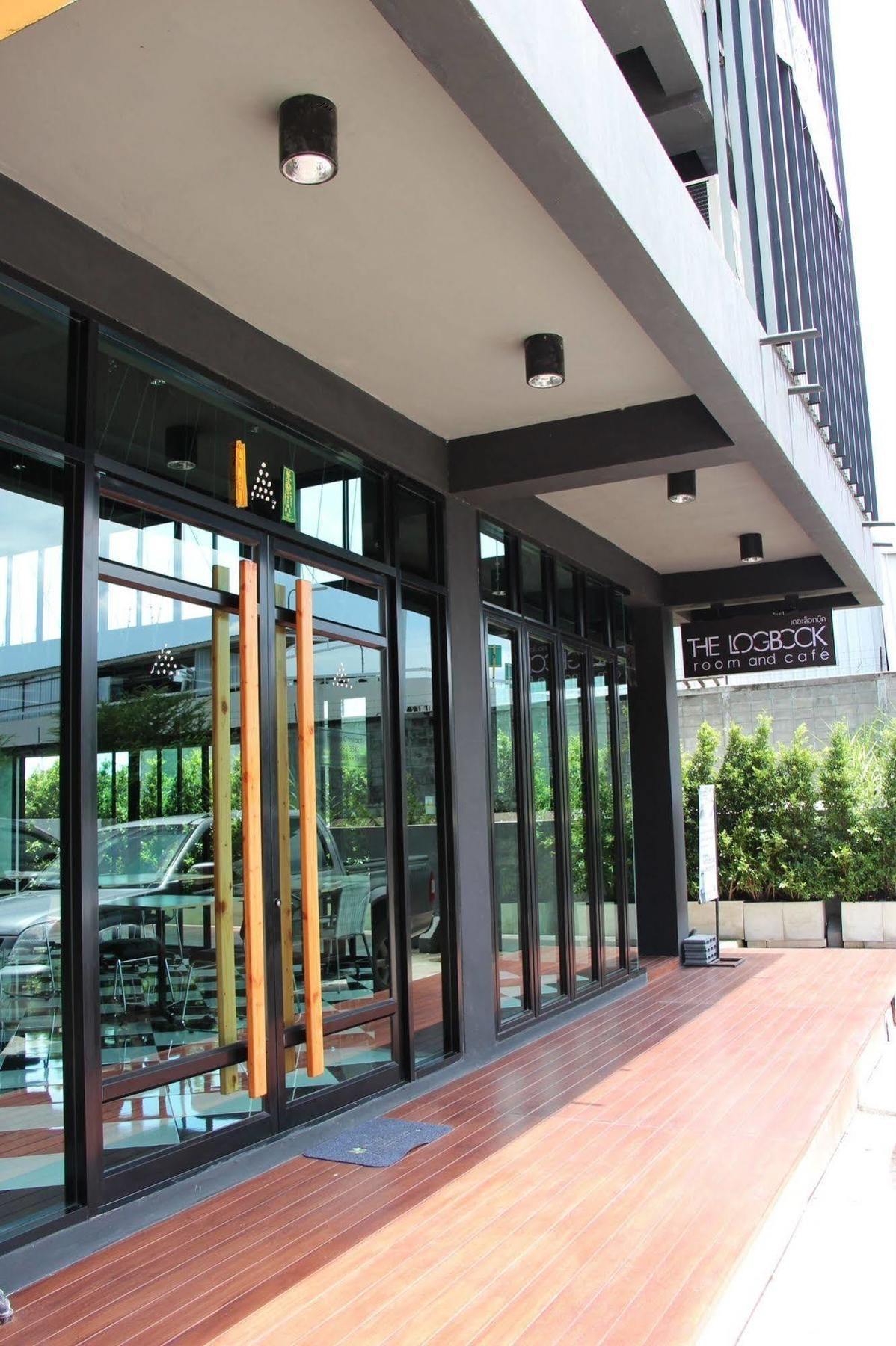 The Logbook Room And Cafe' Chonburi Eksteriør bilde