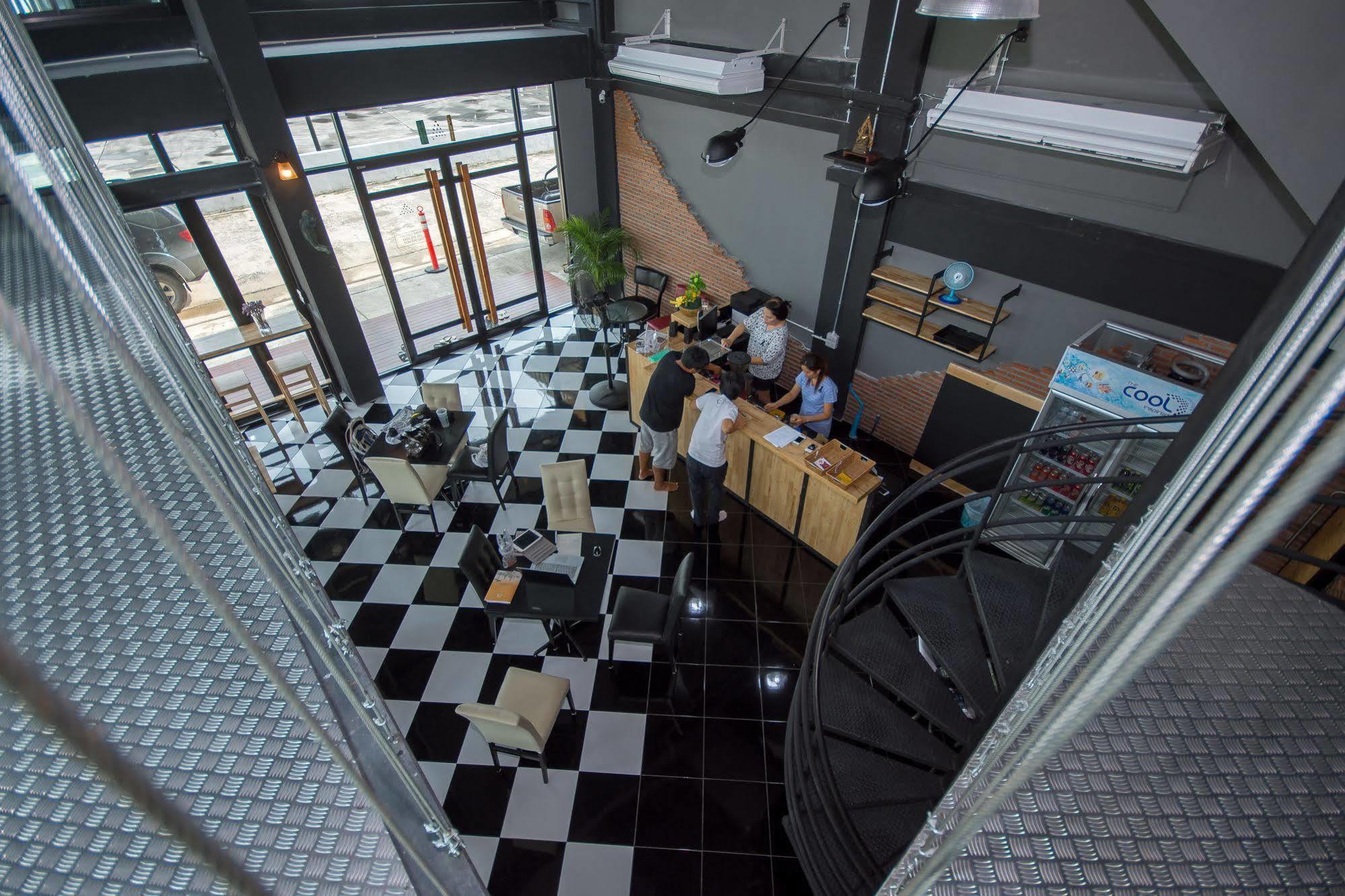 The Logbook Room And Cafe' Chonburi Eksteriør bilde