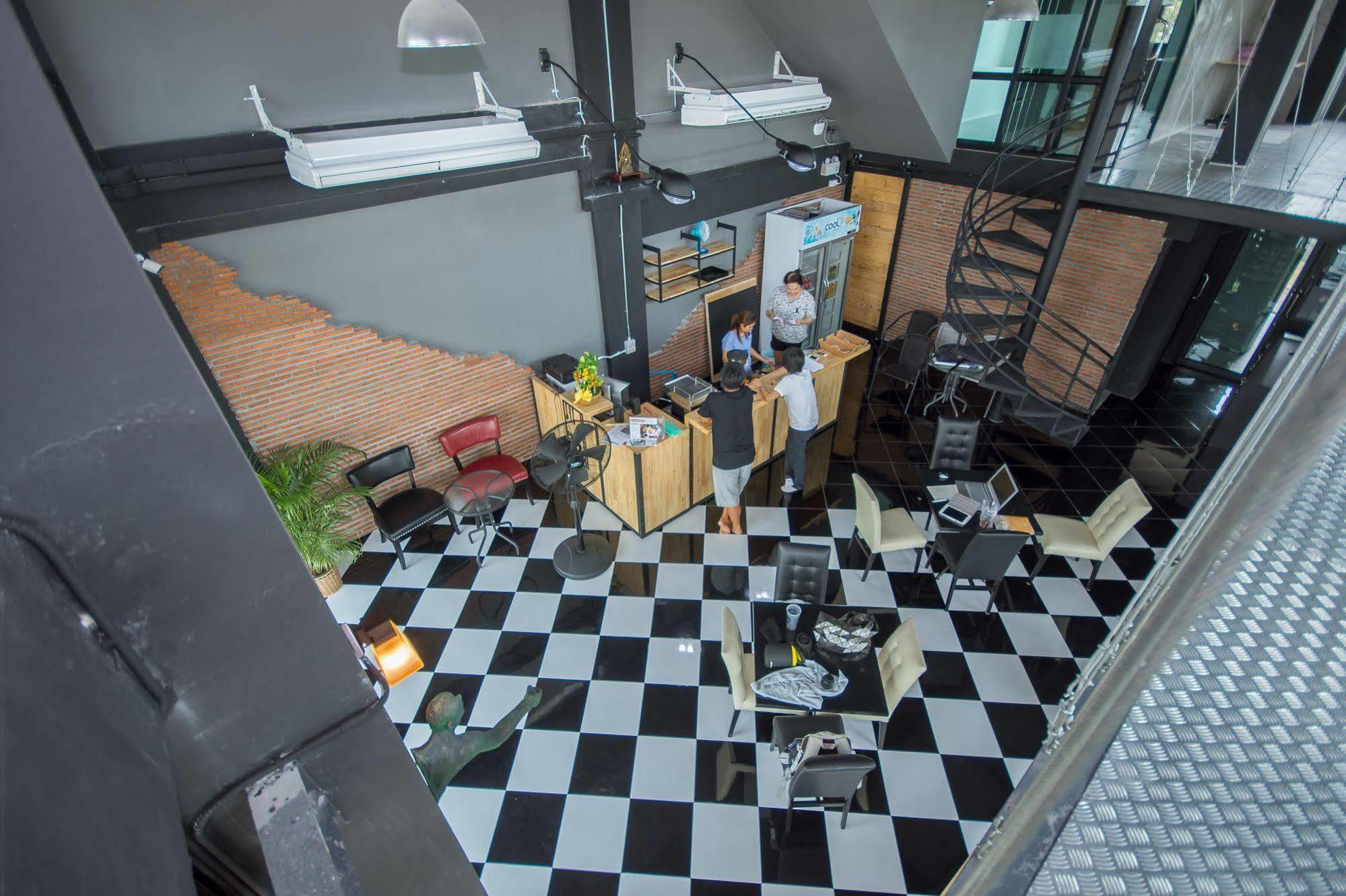 The Logbook Room And Cafe' Chonburi Eksteriør bilde