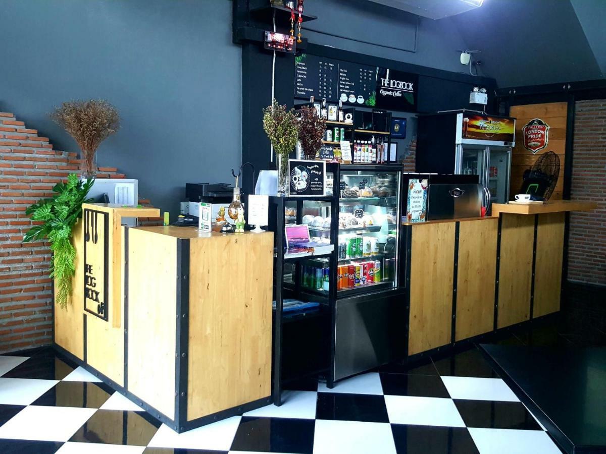 The Logbook Room And Cafe' Chonburi Eksteriør bilde